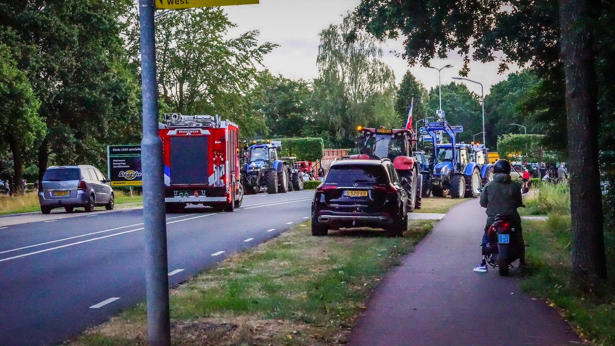 Boerenprotest zorgt voor afsluiting rotonde in Nunspeet