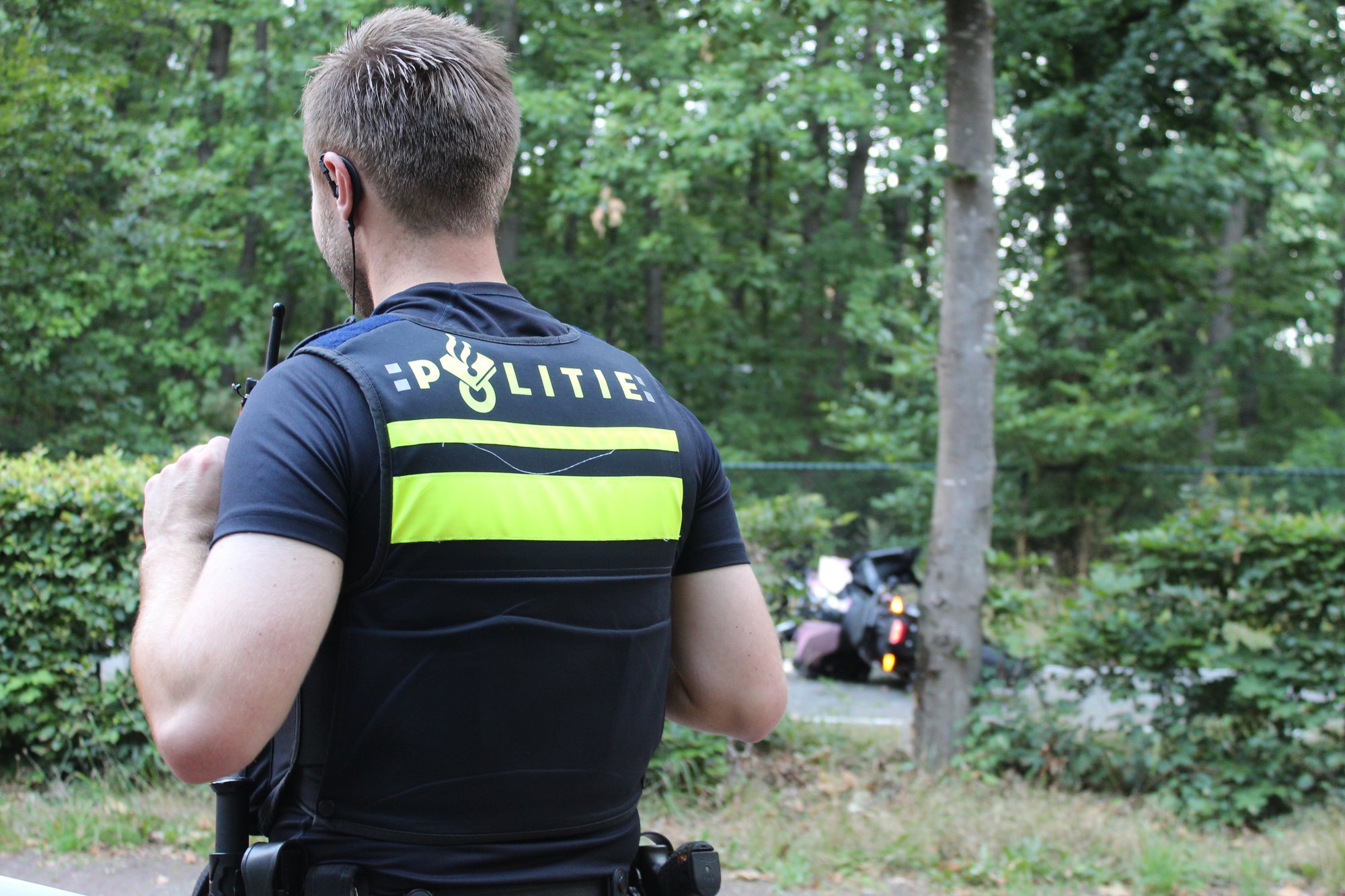 Motorrijder gewond na botsing tegen boom op Krakelingweg in Zeist