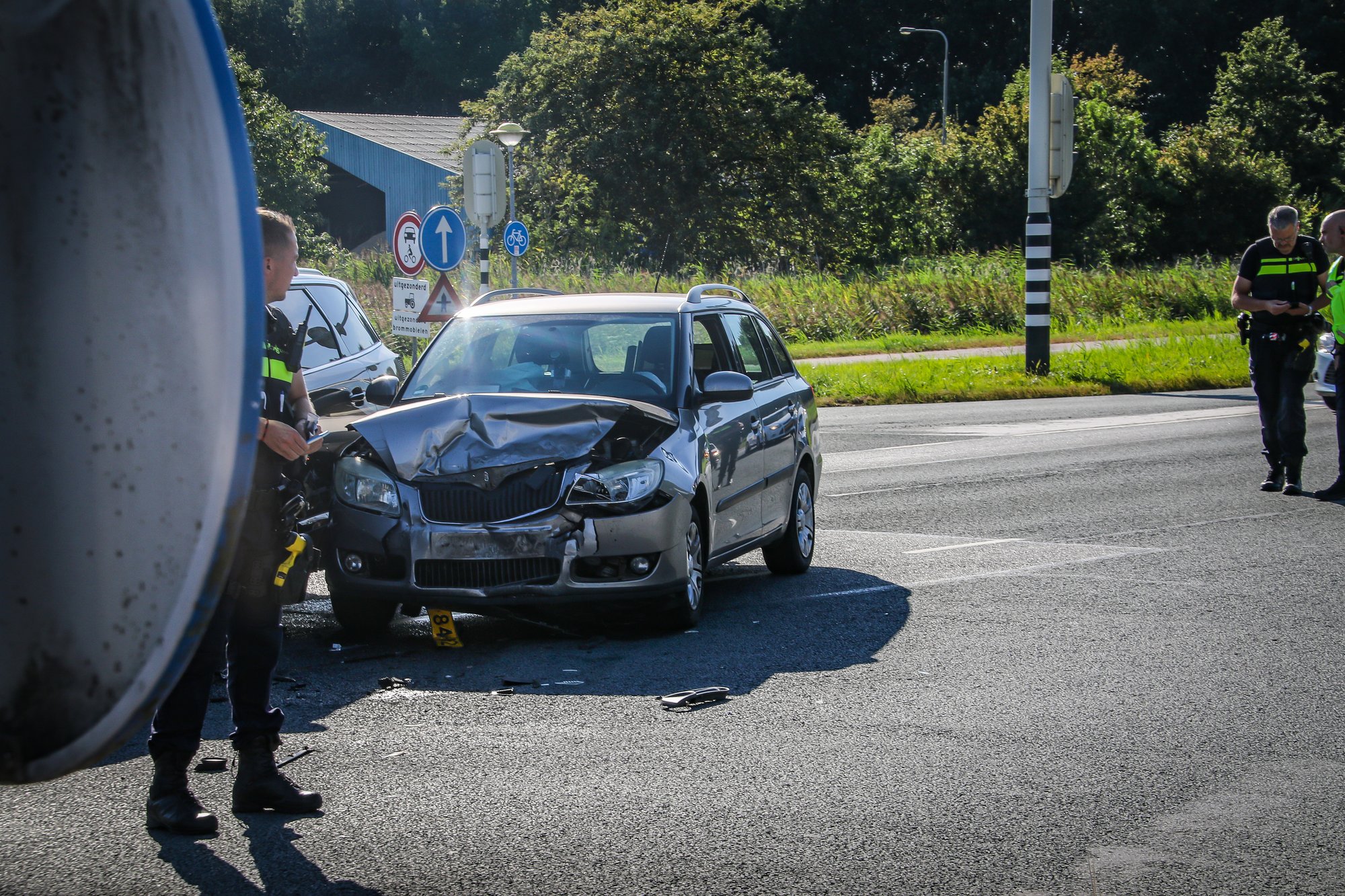 Aanrijding met twee voertuigen op N302 bij Lelystad, één persoon aangehouden