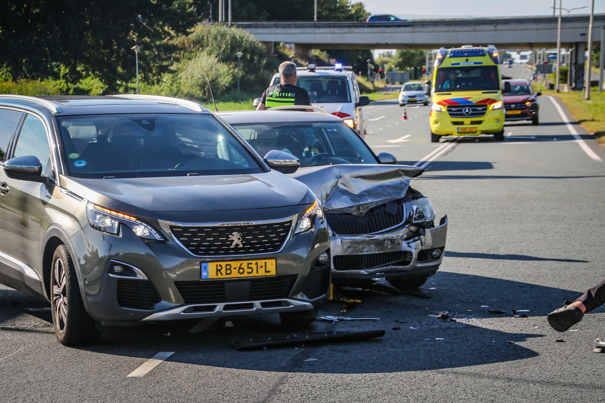 Aanrijding met twee voertuigen op N302 bij Lelystad, één persoon aangehouden