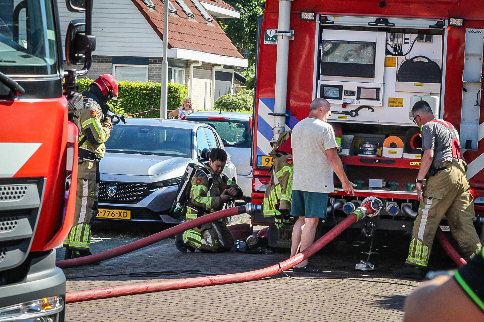 Brand in bijkeuken snel onder controle, politie forceert toegang tot woning in Emmeloord