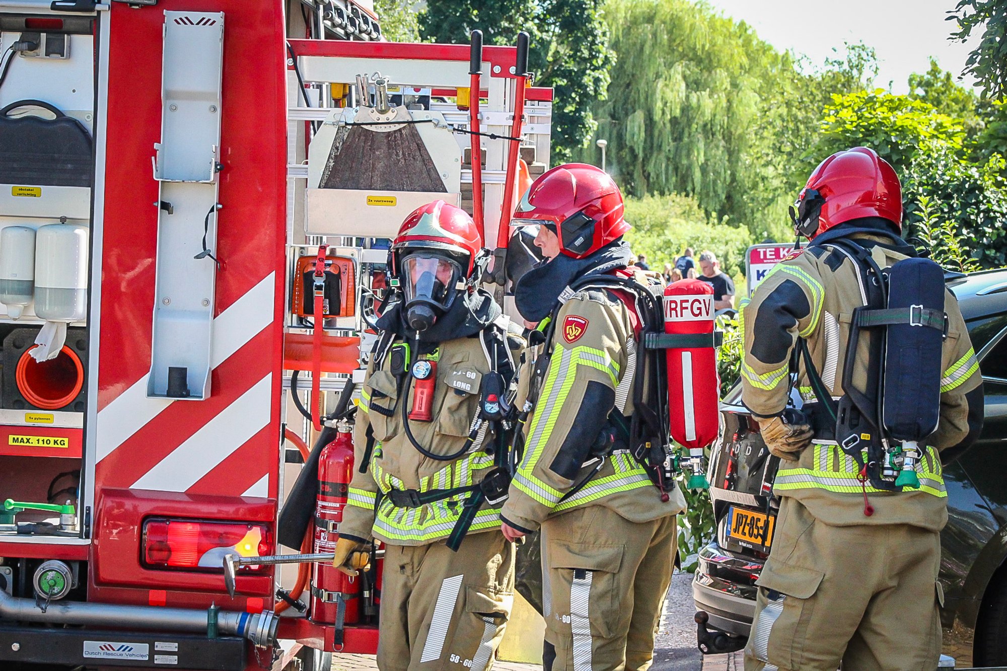 Brand in bijkeuken snel onder controle, politie forceert toegang tot woning in Emmeloord