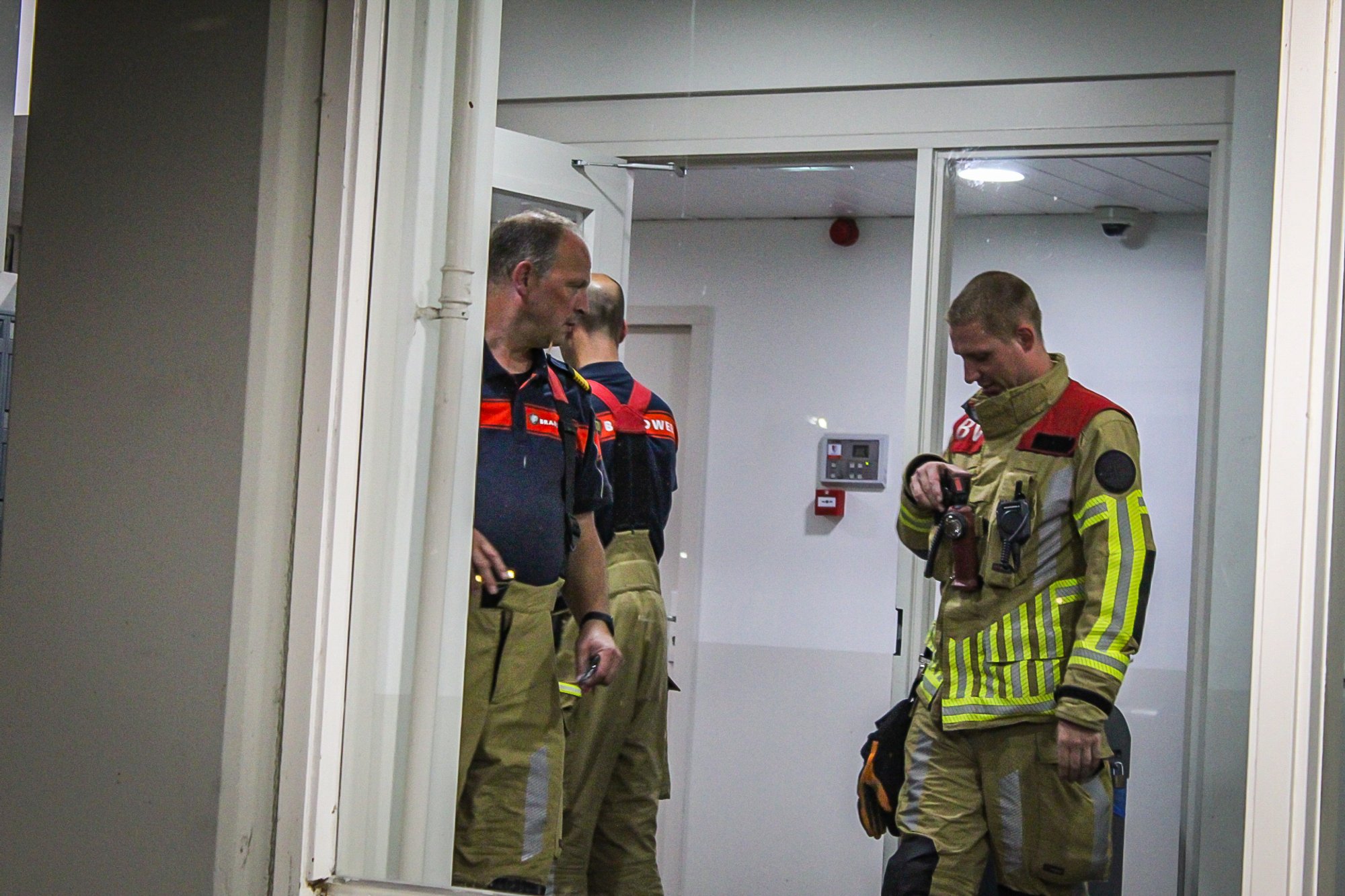 Brandweer bevrijdt personen uit vastgelopen lift aan Schermerslaan in Zeist