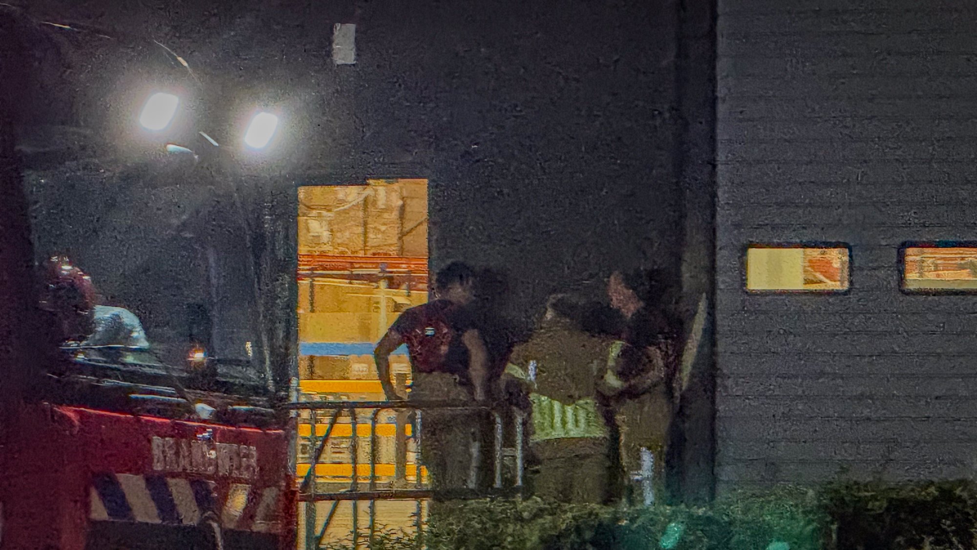 Brandweer rukt uit voor sprinklermelding bij distributiecentrum in Lelystad, inzet blijkt loos alarm
