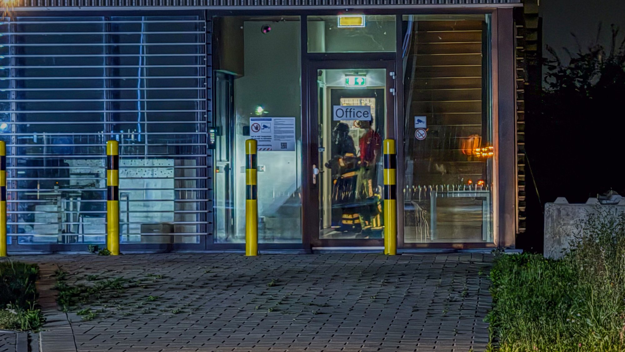 Brandweer rukt uit voor sprinklermelding bij distributiecentrum in Lelystad, inzet blijkt loos alarm
