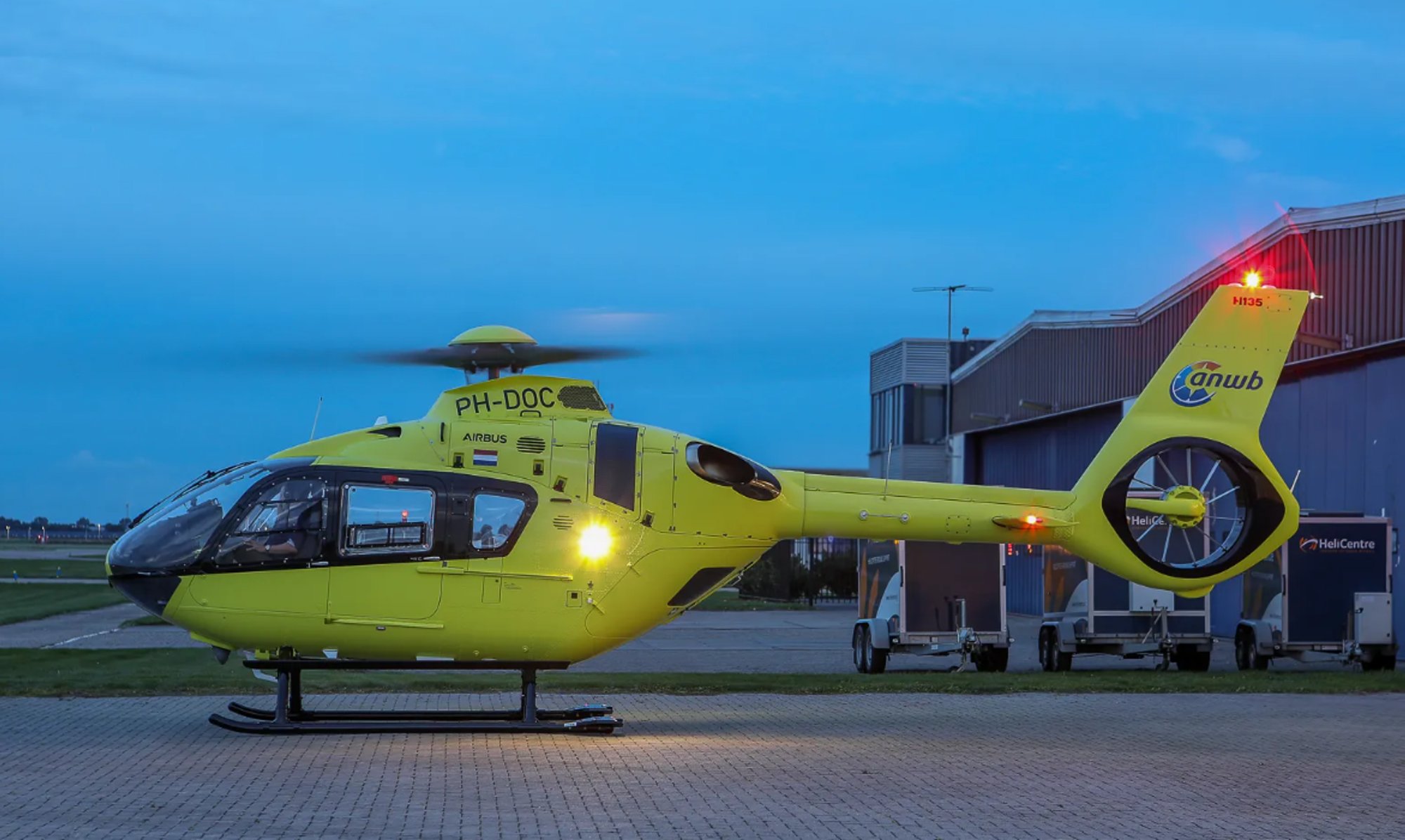 Nederlandse traumahelikopter na grote reparatie terug op Lelystad Airport