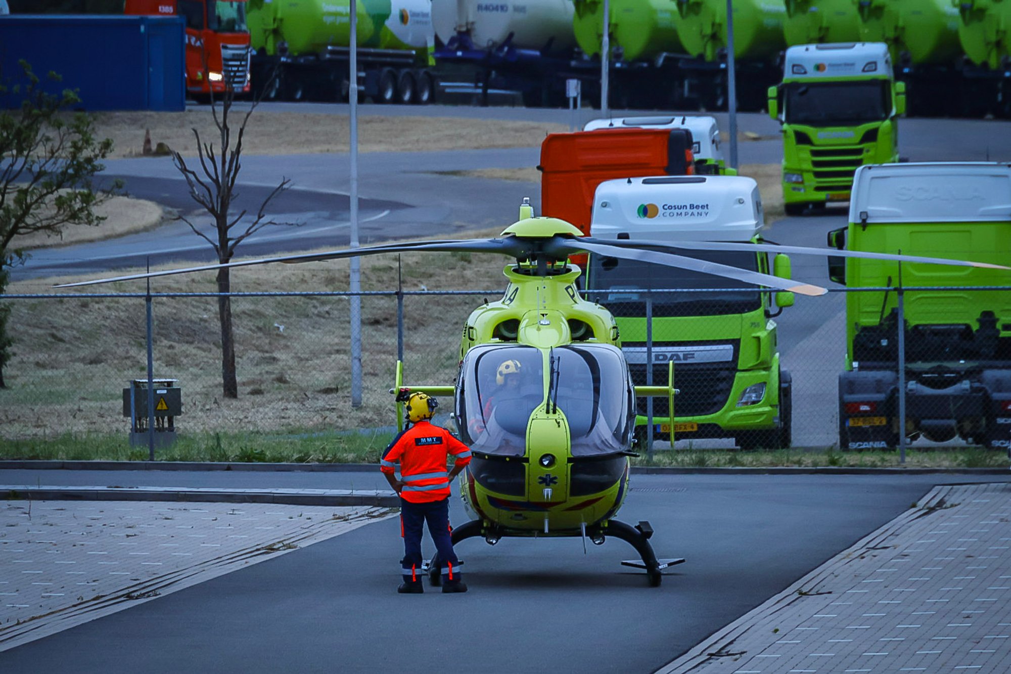 Persoon met spoed naar ziekenhuis na incident met gevaarlijke stoffen in Dinteloord