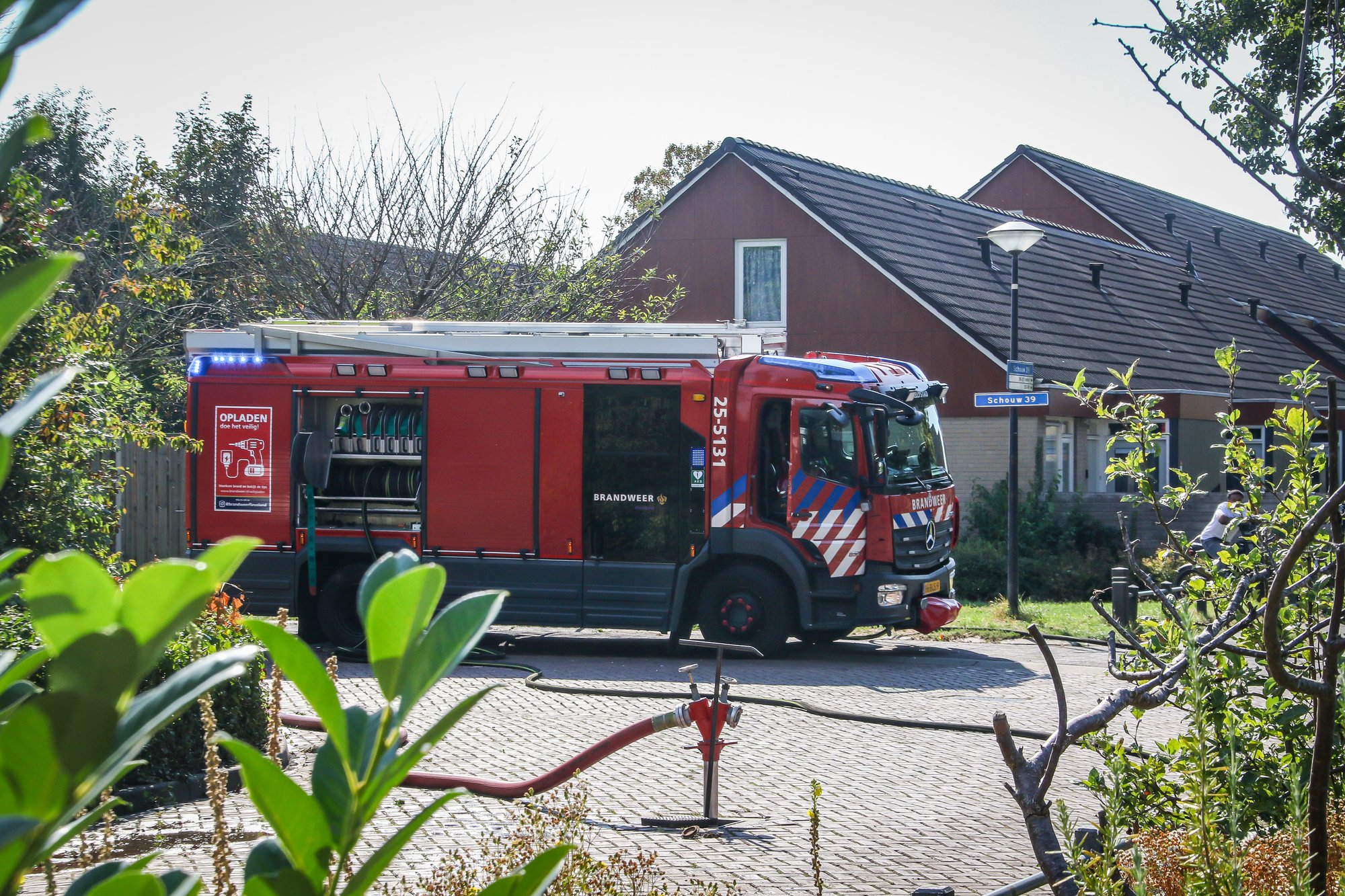 Schuurtje volledig afgebrand bij brand aan Schouw in Lelystad