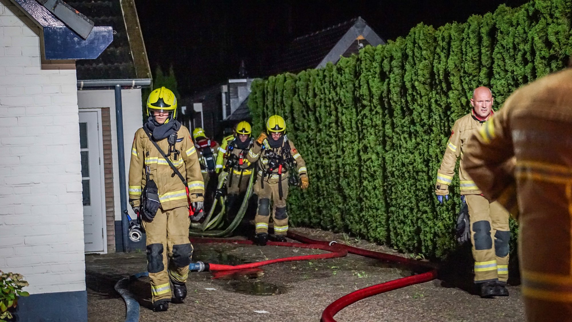 Uitslaande brand in bijgebouw aan Engweg in Heerde