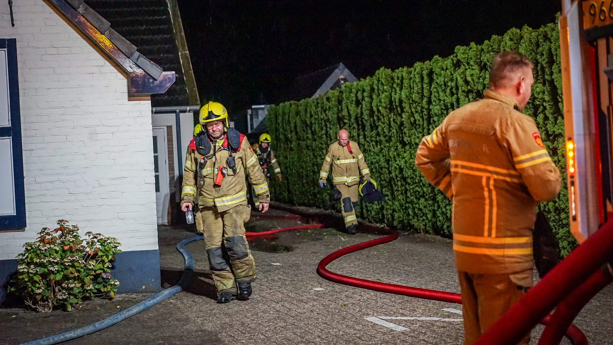 Uitslaande brand in bijgebouw aan Engweg in Heerde