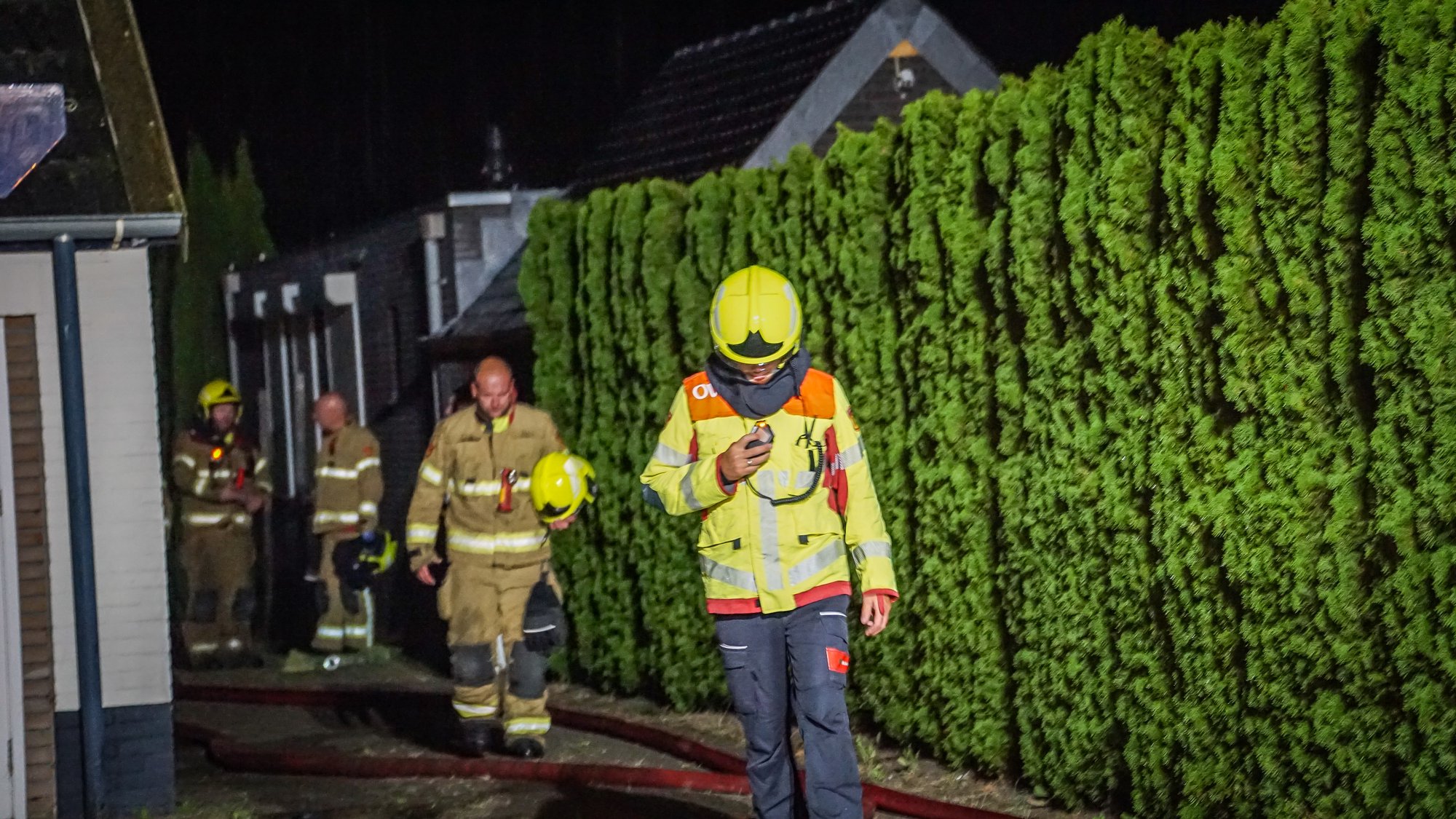 Uitslaande brand in bijgebouw aan Engweg in Heerde