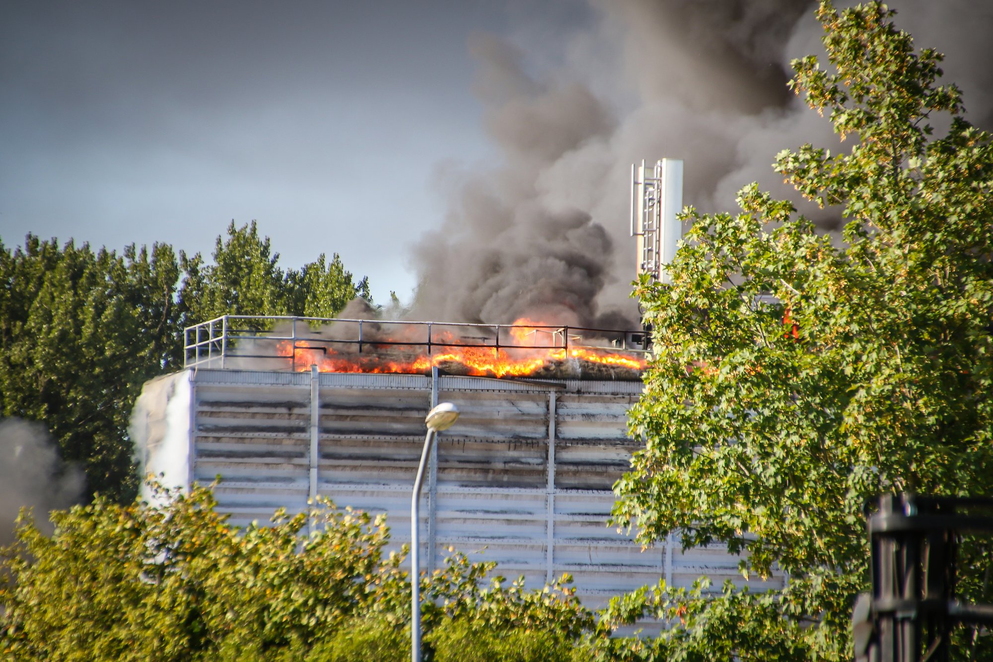 Zeer grote brand bij SOCAR in Lelystad, GRIP 1 opgeschaald