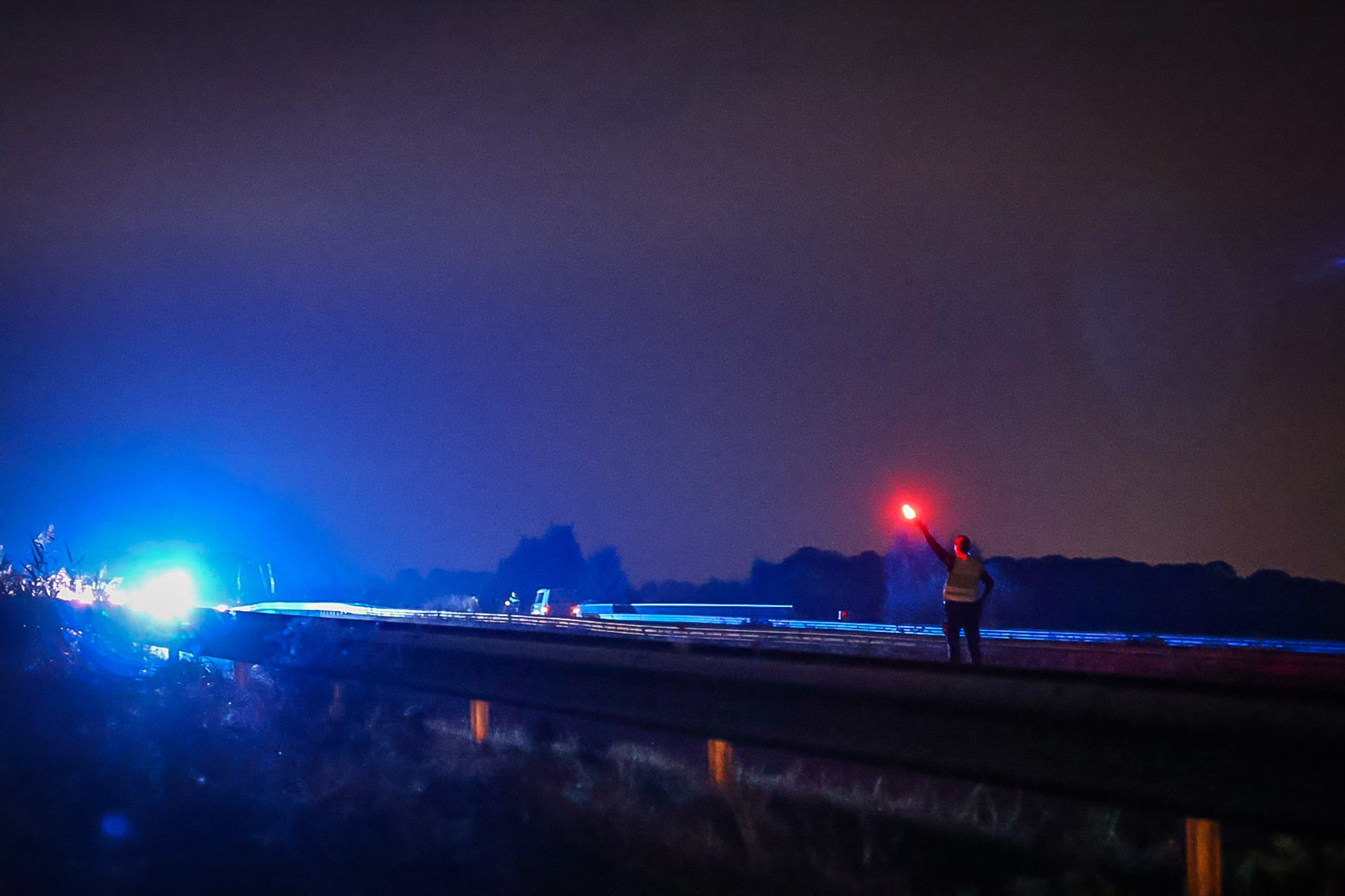 Aanhanger met boot schiet los op A4 bij Dinteloord