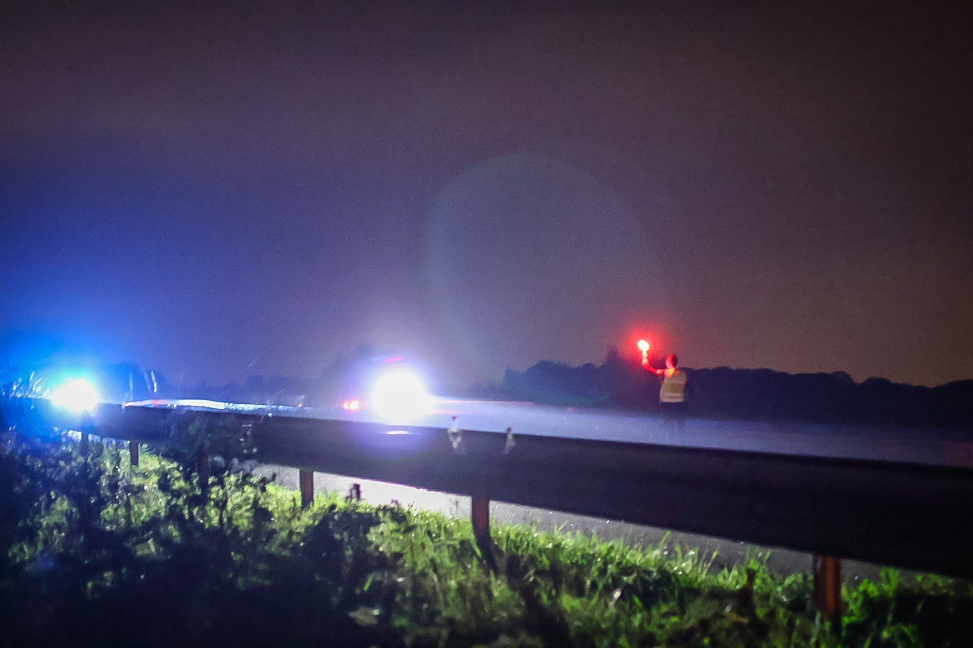 Aanhanger met boot schiet los op A4 bij Dinteloord