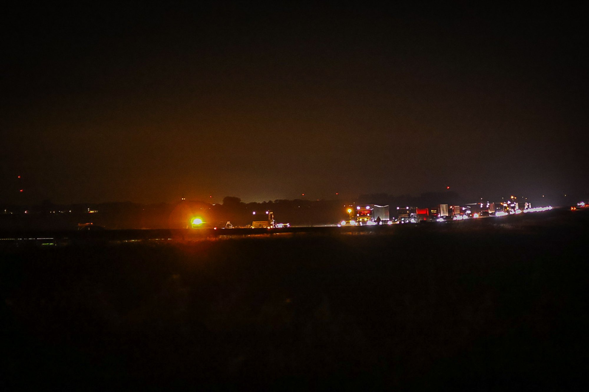 Aanhanger met boot schiet los op A4 bij Dinteloord