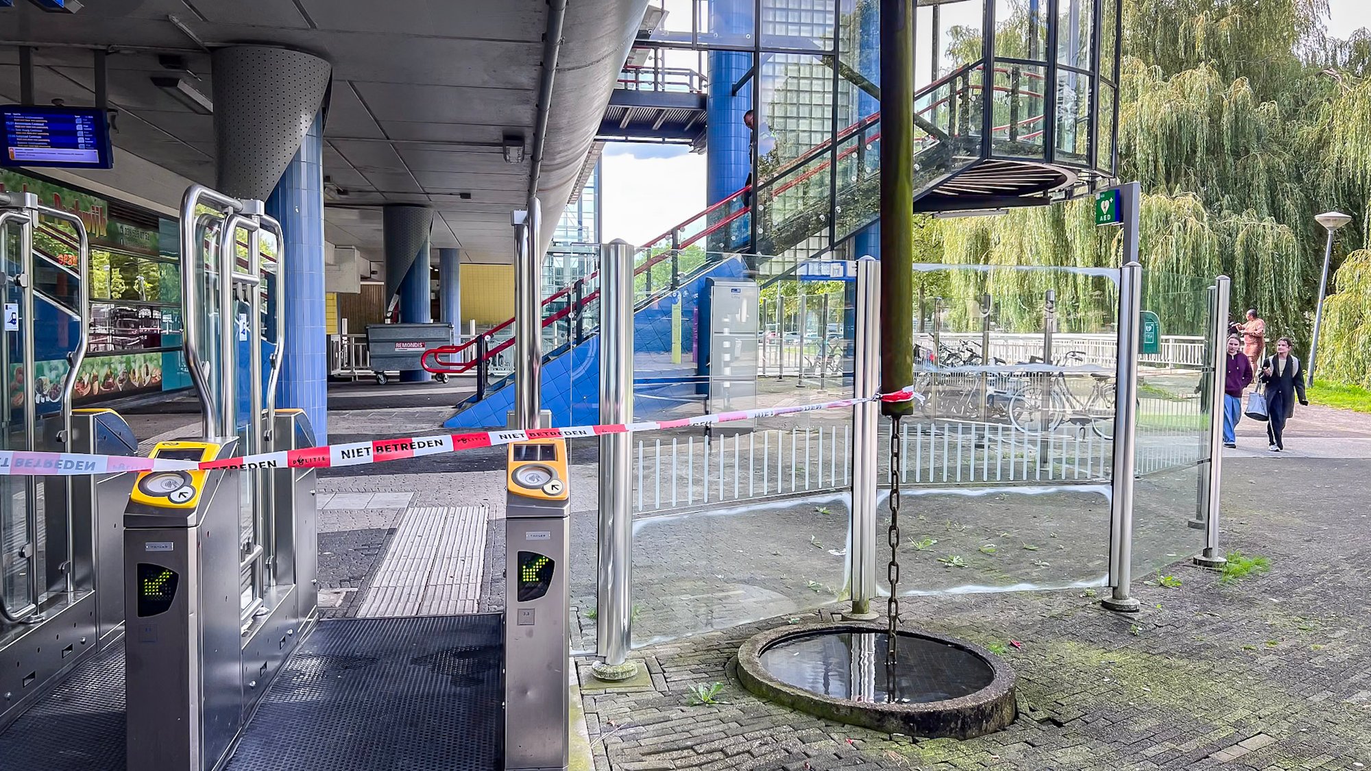Aanrijding met persoon op spoor bij Almere, treinverkeer stilgelegd