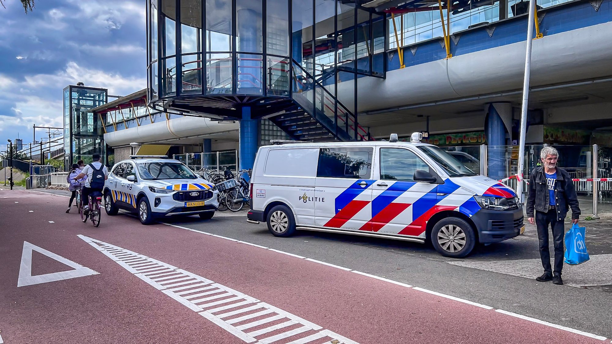 Aanrijding met persoon op spoor bij Almere, treinverkeer stilgelegd