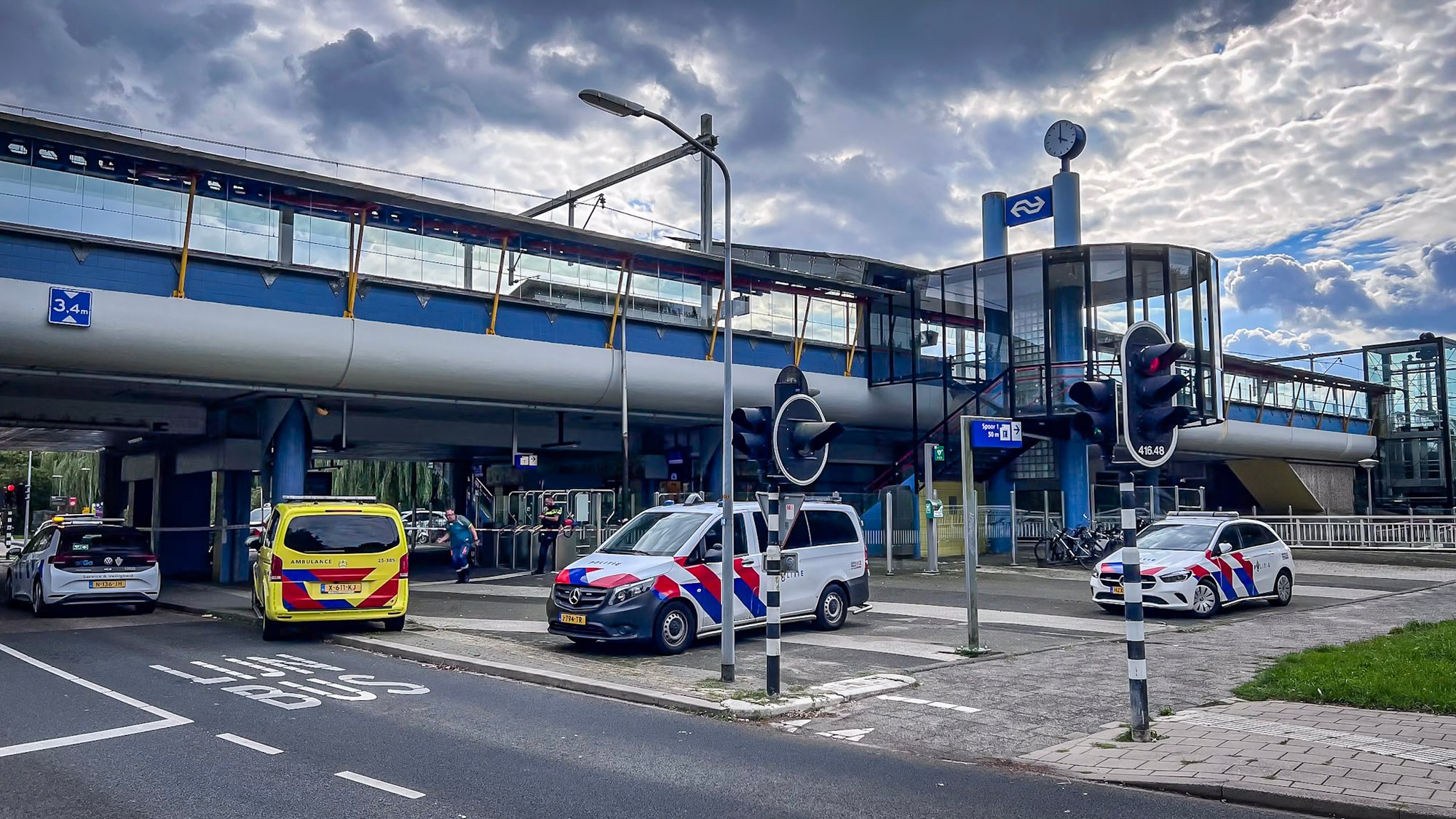 Aanrijding met persoon op spoor bij Almere, treinverkeer stilgelegd