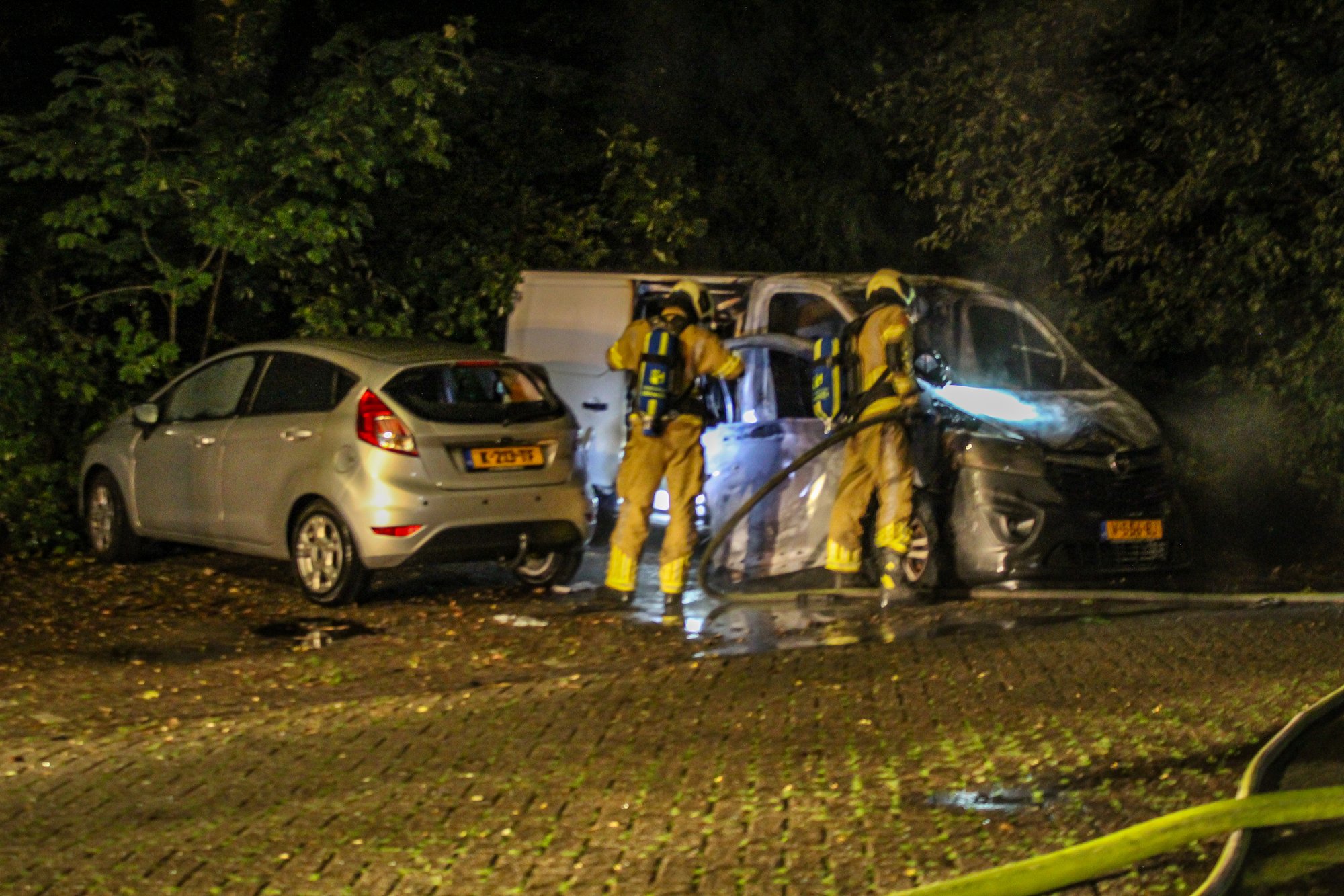 Auto volledig uitgebrand aan Titus Brandsmalaan in Zeist