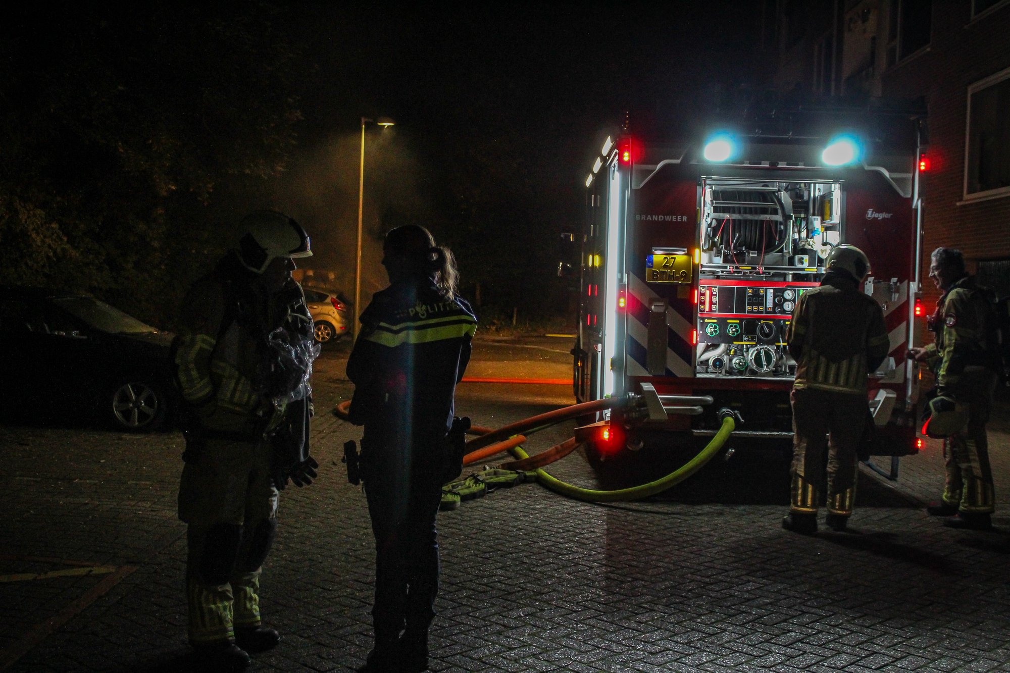 Auto volledig uitgebrand aan Titus Brandsmalaan in Zeist