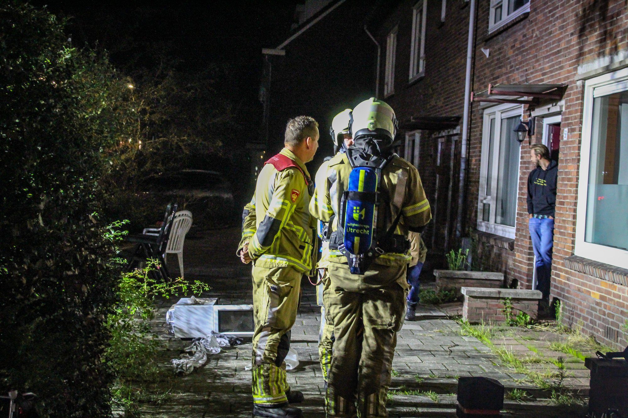 Bewoonster naar ziekenhuis na brand in magnetron in Zeist
