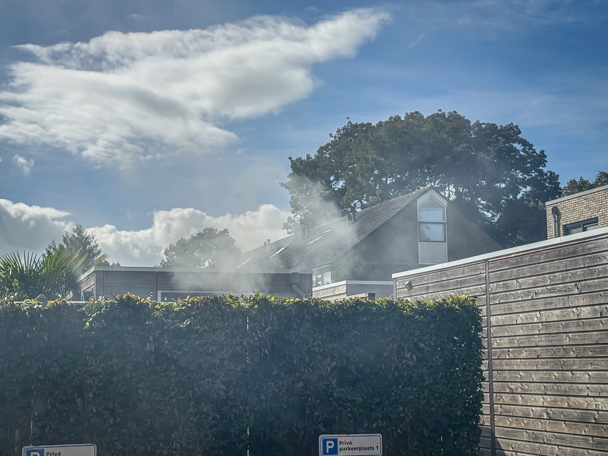 Brandweer onderzoekt brand in schuur aan de Melde in Kampen