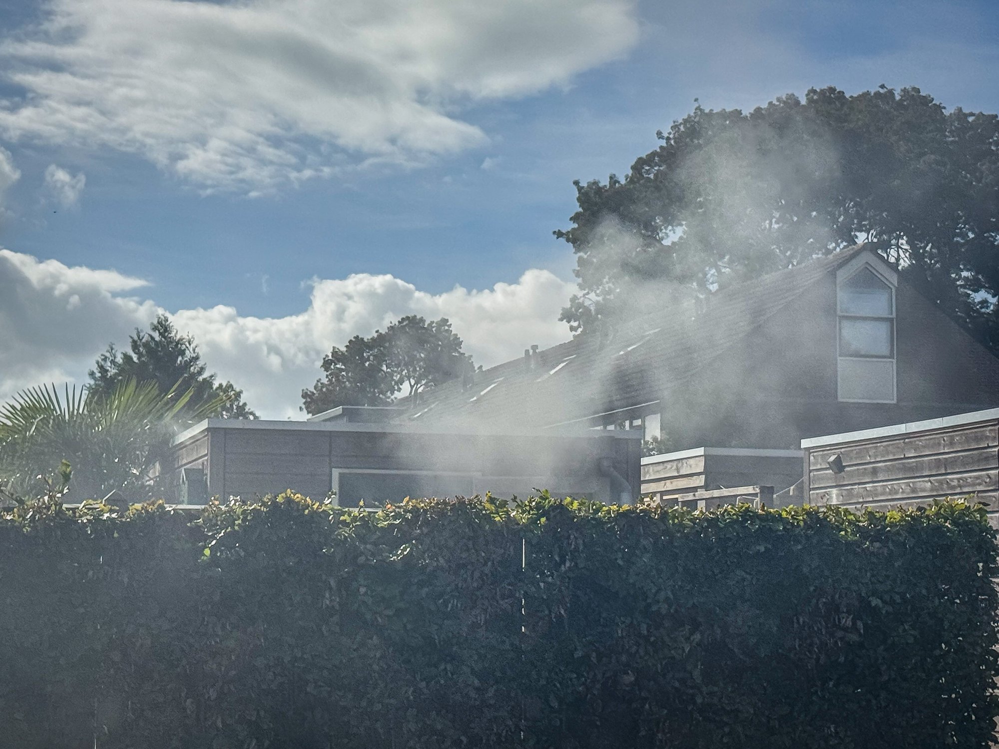 Brandweer onderzoekt brand in schuur aan de Melde in Kampen