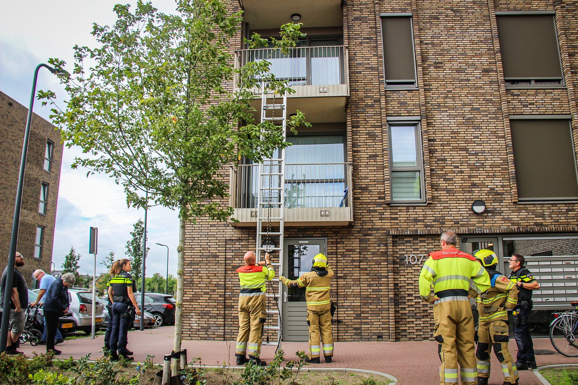 Brandweer verschaft zich toegang tot woning na afgaan alarm in Rosmalen