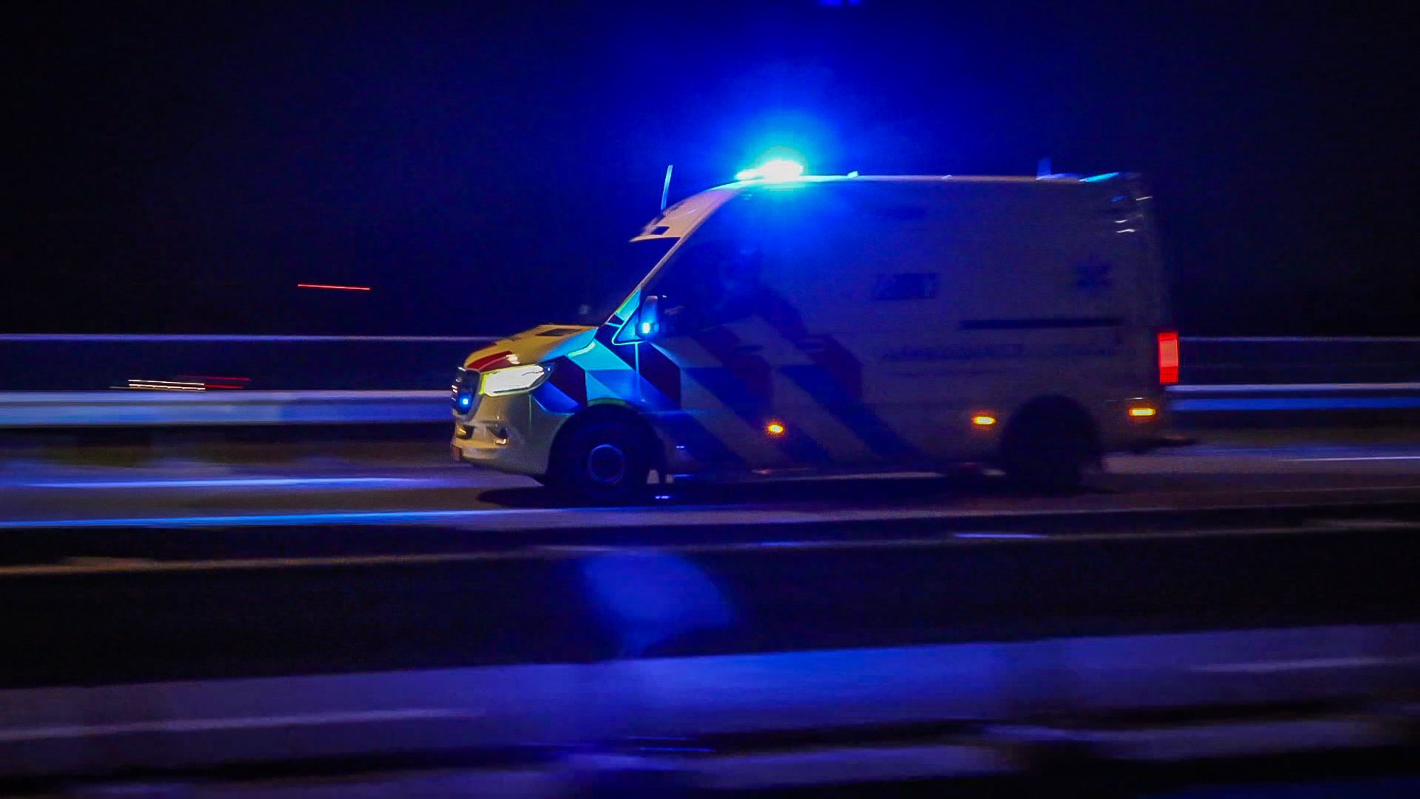 Dode bij ernstig ongeval op A4 bij Steenbergen, snelweg richting Bergen op Zoom afgesloten