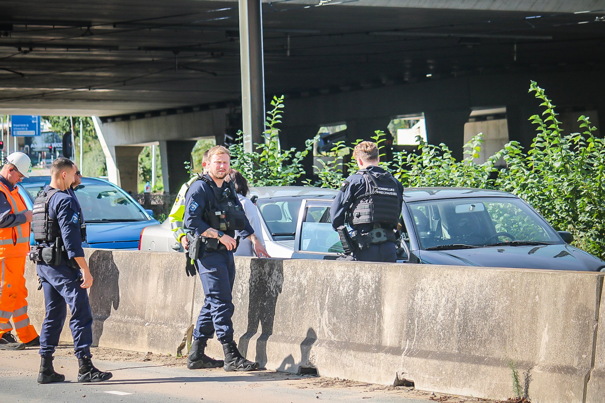 Drie auto's betrokken bij ongeval Beneluxbaan: weg richting Amsterdam dicht