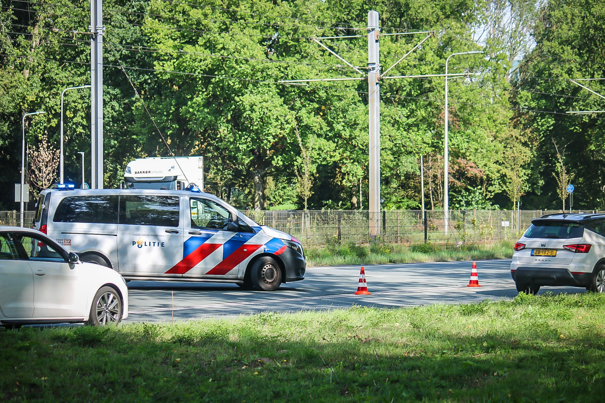 Drie auto's betrokken bij ongeval Beneluxbaan: weg richting Amsterdam dicht