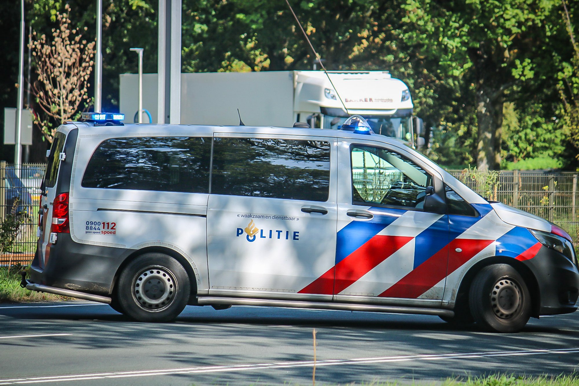 Drie auto's betrokken bij ongeval Beneluxbaan: weg richting Amsterdam dicht