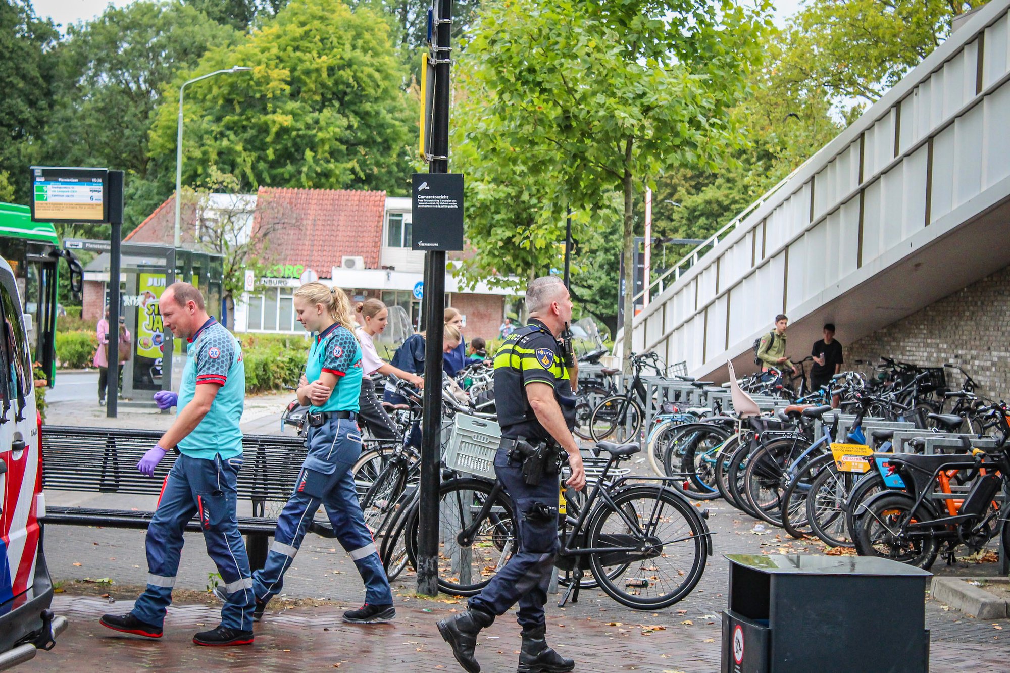 Fatbiker valt op P.A. de Kok-plein in Dordrecht