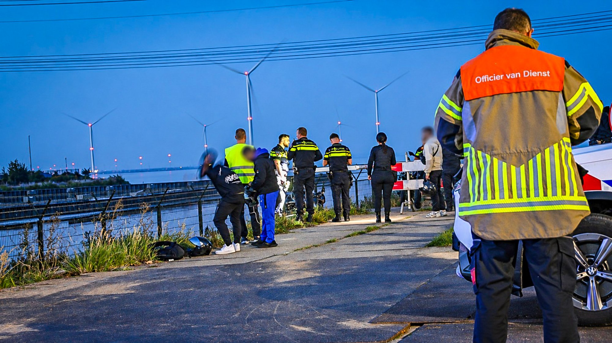 Motorrijder met spoed naar AMC na eenzijdig ongeval in Lelystad