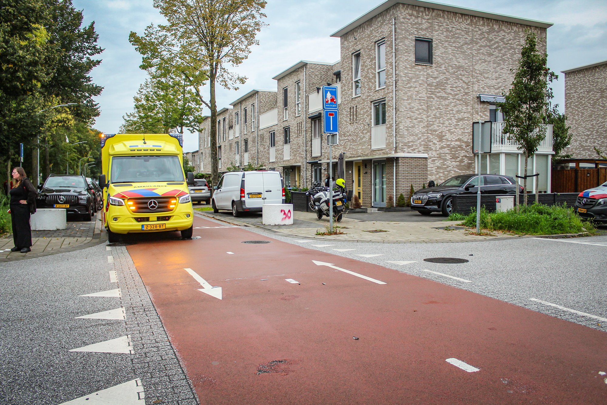 Scooter aangereden door auto op Patersweg in Dordrecht