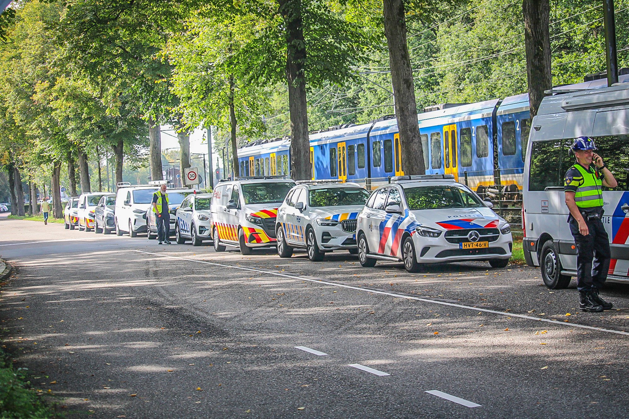Trein botst op vrachtwagen bij Ermelo, treinverkeer rest van de dag stil