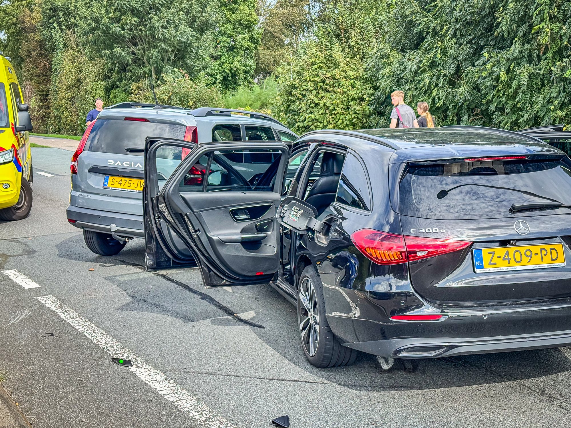 Twee auto’s total loss na ongeval op Legmeerdijk in Amstelveen