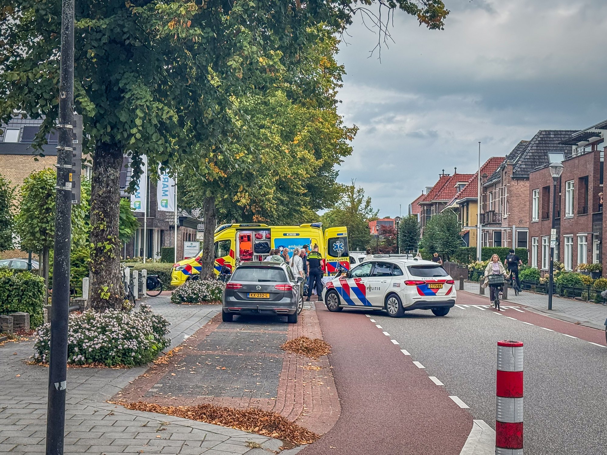 Vrouw gewond na botsing tussen twee fietsers in IJsselmuiden
