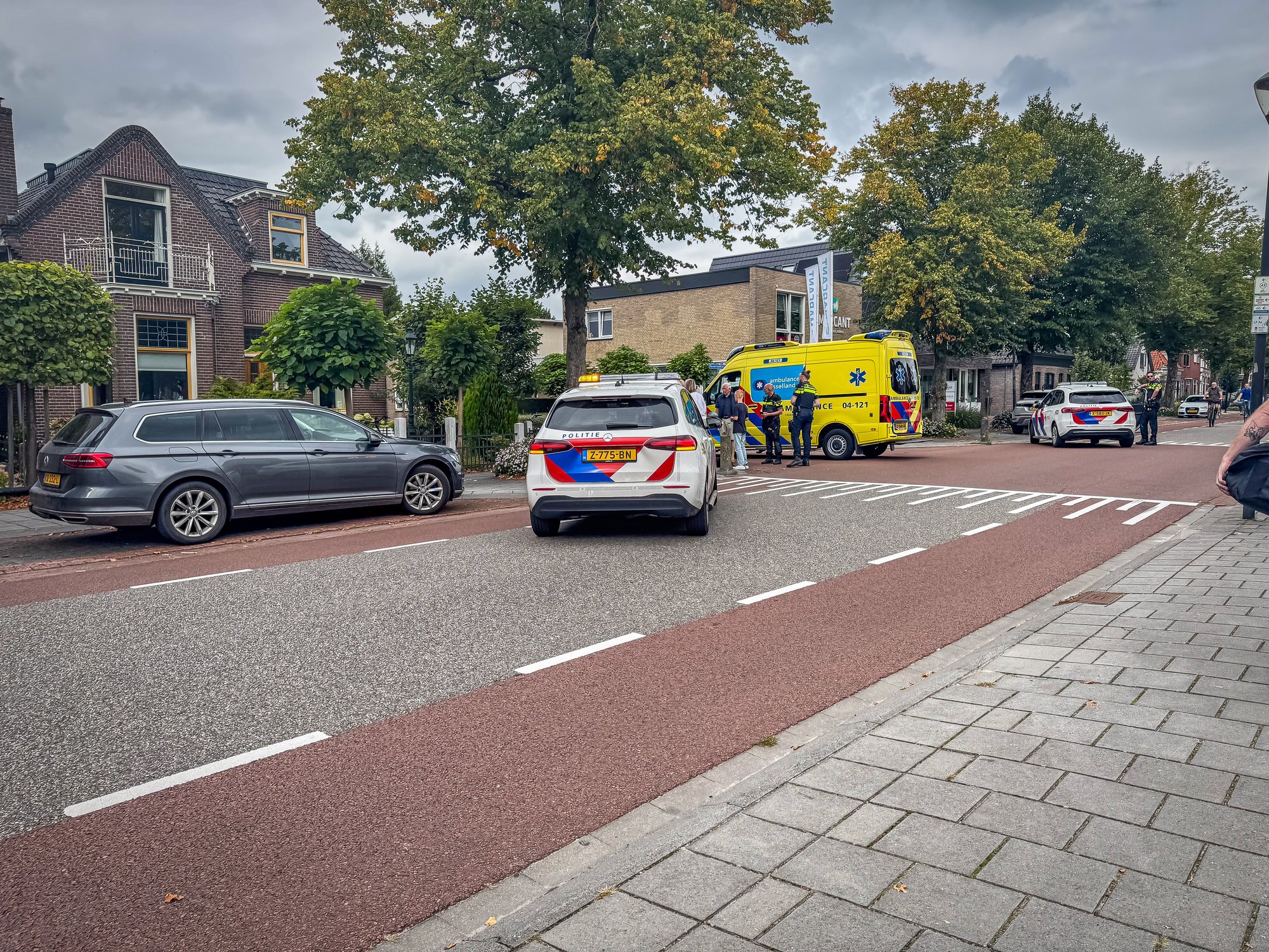 Vrouw gewond na botsing tussen twee fietsers in IJsselmuiden