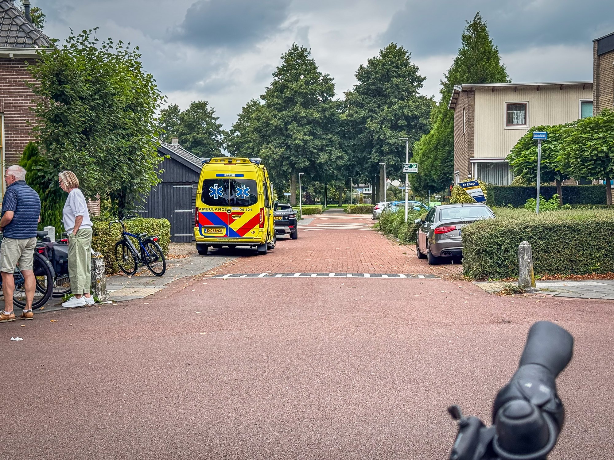 Vrouw gewond na botsing tussen twee fietsers in IJsselmuiden